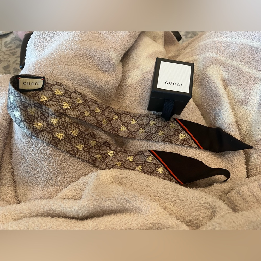 Authentic Gucci GG bees silk neck bow bandou
